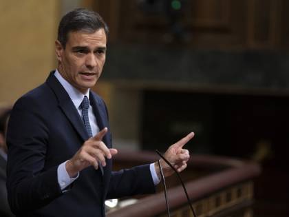 Virus, Sanchez e Conte scrivono a Von der Leyen: "Riaprire le frontiere al più presto"