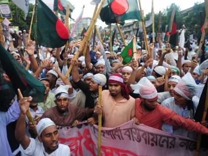 Bangladesh, folla lincia degli innocenti sospettati di "rapire bambini"