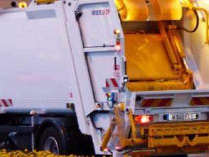 "Bidone giallo, positivi". Ed è polemica sui rifiuti