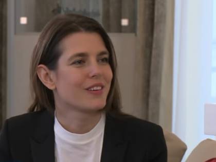Pancino sospetto per Charlotte Casiraghi, è incinta del terzo figlio?