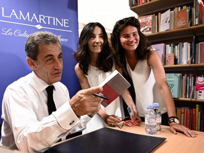 Bufera su Sarkozy in tv: "Si può dire ancora negri?"