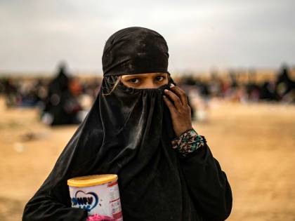 Donne addestrate alla morte: ecco le nuove "armi" dell'Isis