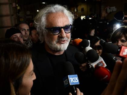 Quell'appello di Briatore per salvare la Sardegna "Ora riaprire discoteche"