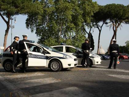 Vigili, via libera a nuove assunzioni: ma mancano palette e spray anti-aggressione