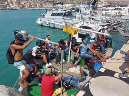 Sbarco 'fantasma' ad Agrigento. Ma stavolta i migranti vengono identificati