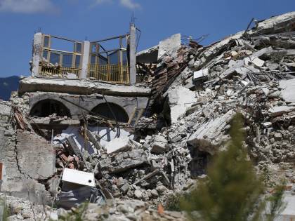 Amatrice, la beffa agli sfollati: "Dobbiamo pagare la rimozione macerie"