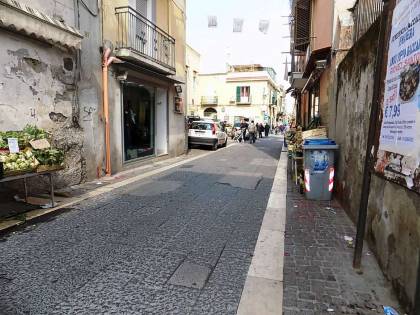 Precipita dal balcone di casa, 40enne in fin di vita all’ospedale