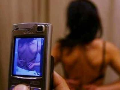 Avellino, video hot con una 16enne sui social: indagati tre minorenni