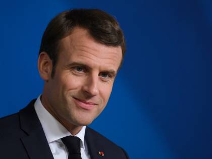 La riforma scolastica di Macron: bandiera nazionale e Marsigliese