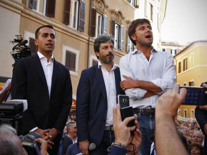La lotta alla leadership paralizza e spacca il M5S: così i grillini rischiano di implodere
