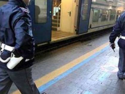 Roma: si chiudono le porte del treno mentre la figlia di 3 anni è a bordo