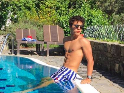 "L'hanno tirata per i capelli...". Ecco cosa c'è nei video di Grillo Jr