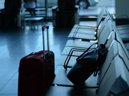 Nasconde neonato nella valigia: arrestata in aeroporto