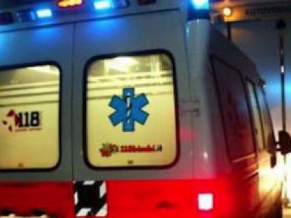 Finge incidente con auto: madre getta nel dirupo il figlio di 4 mesi