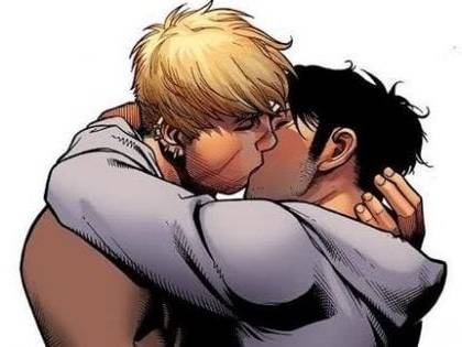 Brasile, sindaco di Rio contro il bacio gay degli eroi Avengers