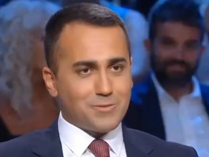 Floris interroga Di Maio: "Do you speak english?"