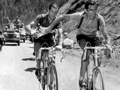 Montanelli al Giro d'Italia: così raccontò l'Italia della rinascita