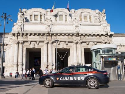 In stazione Centrale scorre ancora sangue: rissa con bottiglie tra africani