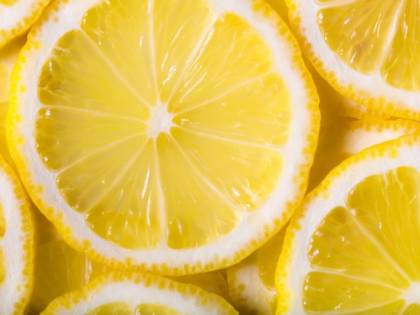 Parigi, fetta di limone al bar fatta pagare 50 centesimi