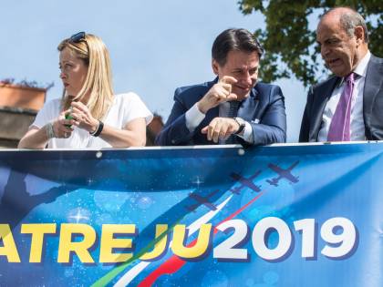 Altre tasse e lotta al contante: Conte svela la sua manovra