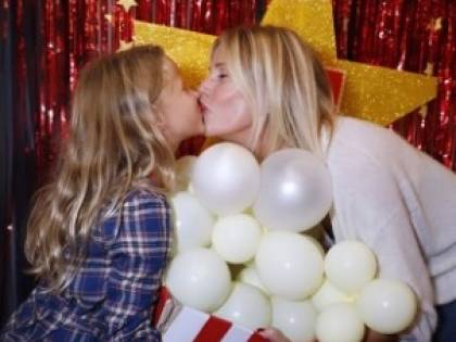 Alessia Marcuzzi festeggia gli 8 anni di Mia con un party in puro stile cinema