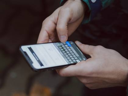 Il finto sms delle Poste che prova a rubare i dati dei clienti