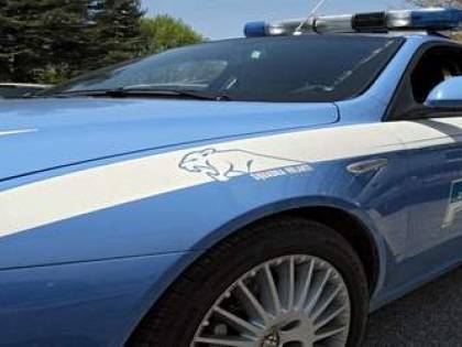 Lite tra coniugi in casa: donna ferita con tagli e denti rotti