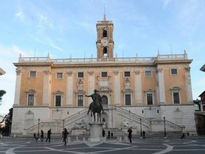 Campidoglio, 5 Stelle spaccati sul bilancio: si dimette un consigliere