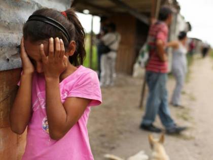 India, bimbi uccisi a bastonate per avere "fatto i bisogni all'aperto"