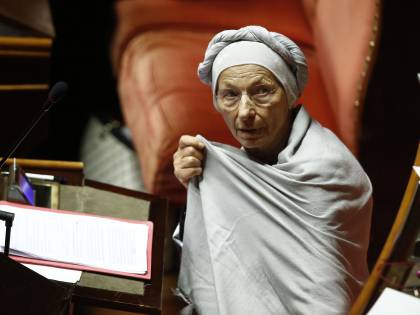 Ora esplode l'atomo della Bonino
