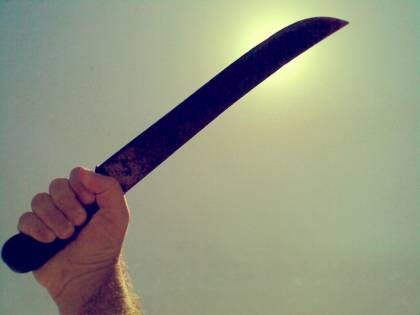 Immigrato ha un diverbio Usa machete per colpire due ragazzi a Roma