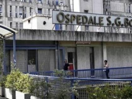 "Dovete misurarmi subito la pressione": pugni sul viso a infermiere e guardia giurata