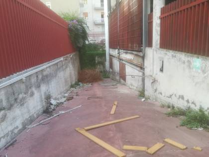 Le immagini dello scempio nell'ufficio postale di Aversa