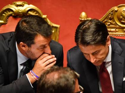 "Cosa nasconde del suo passato?". Così Salvini inchioda Conte in Aula