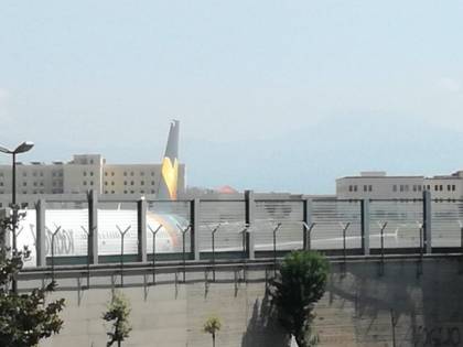Aeroporto di Capodichino, cittadini stanchi dei rumori della piazzola di sosta