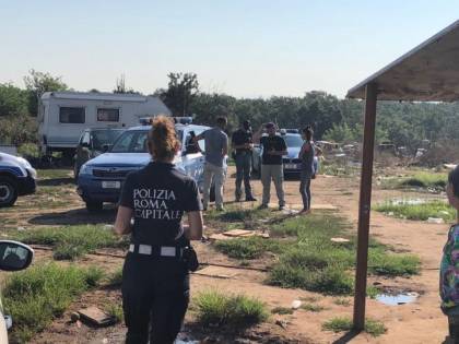Controlli nei campi nomadi della Capitale: 3 arresti e una denuncia