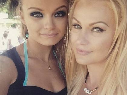 Eva Henger, lo sfogo: “Le certezze svaniscono e ti ritrovi in una mare di dolore”