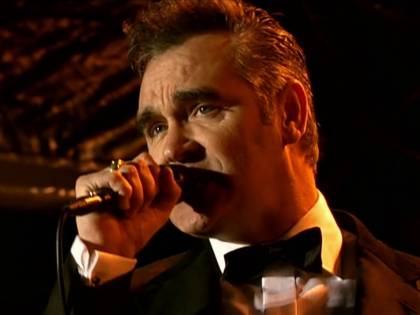 Morrissey: “La stampa britannica paga i manifestanti e li piazza nel mio pubblico”