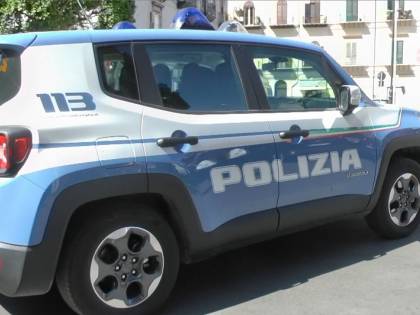Pizzeria horror, in cucina blatte e prodotti non tracciati: scatta la chiusura