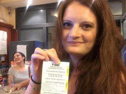 Superenalotto, il vincitore: “Sono milionario ma mi sento solo”
