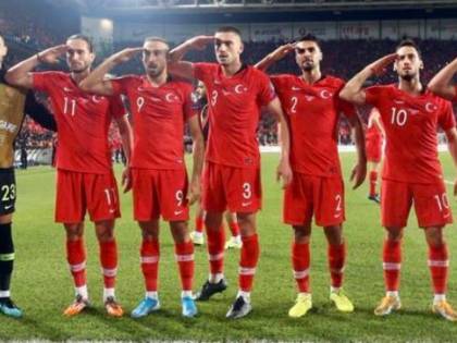 Turchia e il saluto militare dei calciatori. La Uefa: "Gesto provocatorio, indagheremo"