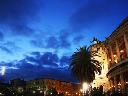 Palermo, morta una 46enne fuori da un locale: si indaga