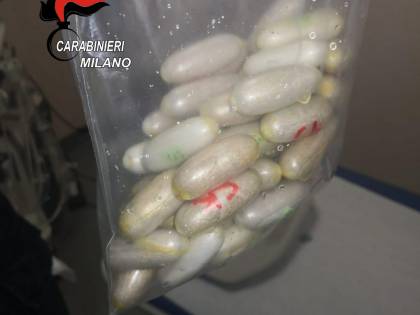 Nigeriano si sente male: nello stomaco nasconde 58 ovuli di coca e eroina