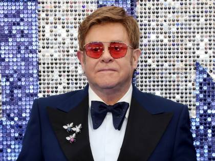 "Ho salvato Donatella Versace dalla droga". Le rivelazioni di Elton John