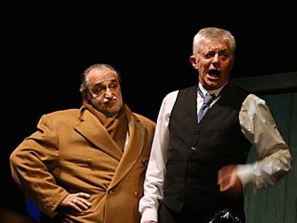 Nini Salerno fa una battuta sui bordelli ma viene gelato da Eleonora Daniele
