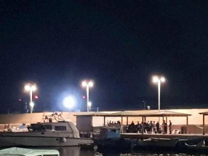 A Lampedusa si continua a sbarcare