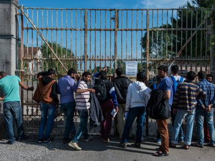 "Perché non dici che sei gay?" E l'immigrato resta in Italia