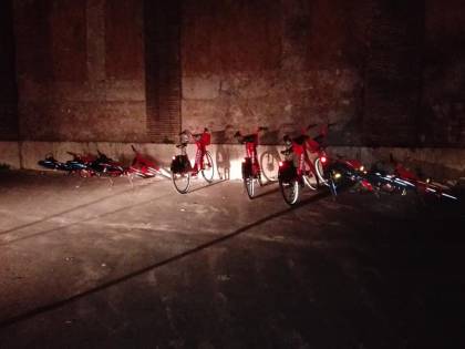 Roma, Uber lancia il bike sharing: ma le bici sono già nel mirino dei vandali