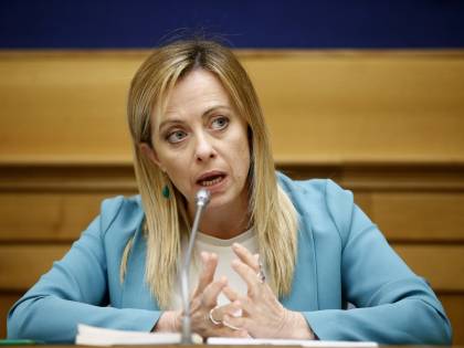 Manovra, Meloni: "Per il governo i commercianti sono evasori da ammonire"