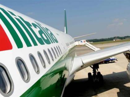 Alle 18 il primo Airbus 320 Alitalia, ad aspettarlo il sindaco e il ministro